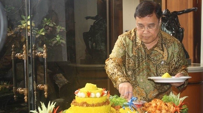sm-tumpengan-25-tahun-aipi.jpg